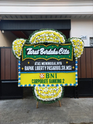 Papan Bunga Duka di Selamalofo
