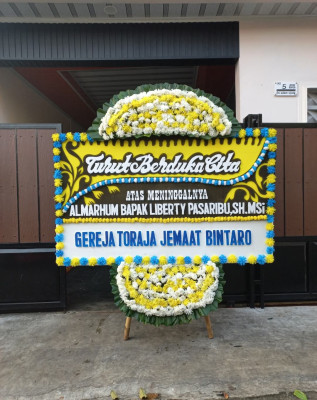 Papan Bunga Duka di Selamalofo