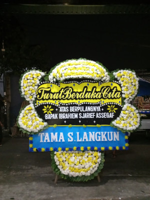 Papan Bunga Duka di Selamalofo